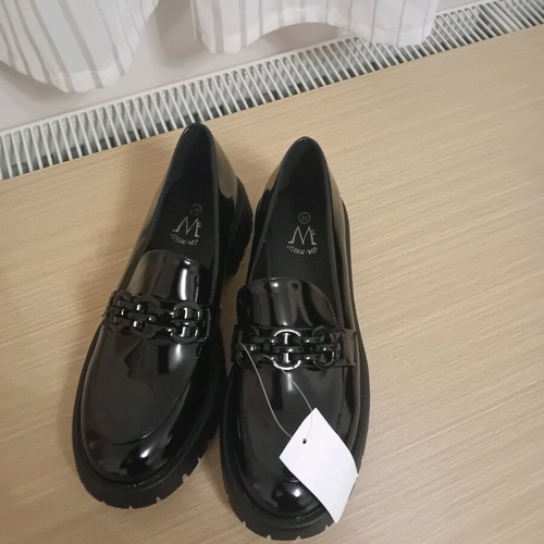 Women's shoes new, size 39