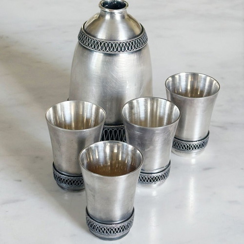 Filigree decanter used with four shot glasses Ummet Factory 1960s