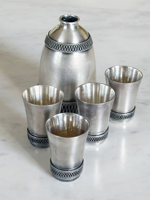 Filigree decanter used with four shot glasses Ummet Factory 1960s