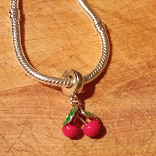 Pandora cherries charm original, like new, red