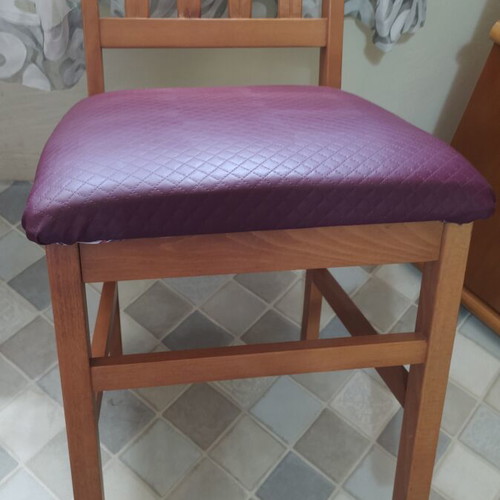 Solid wood dining chairs set of 4 like new