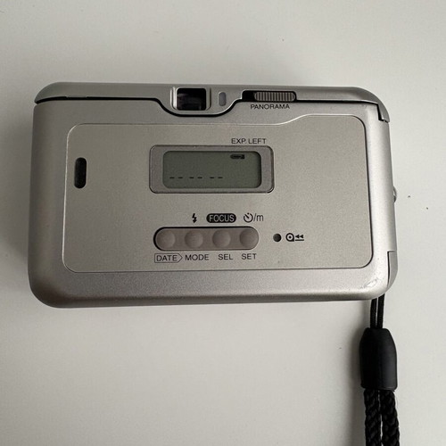 Fujifilm Tiara II film camera for parts or repair