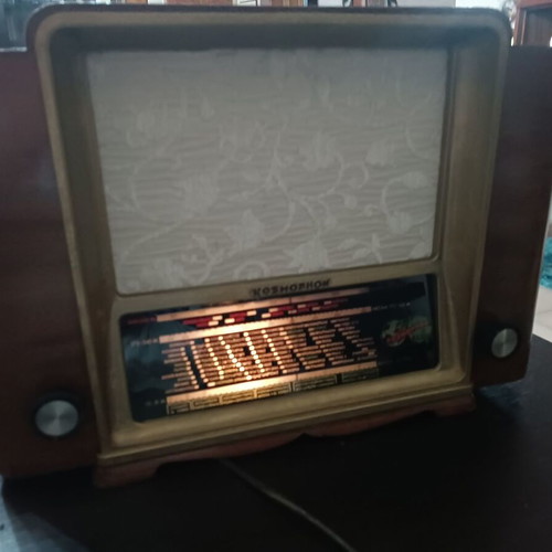 Kosmophone vintage ραδιόφωνο με λυχνίες σαν καινούργιο, ελληνικής κατασκευής
