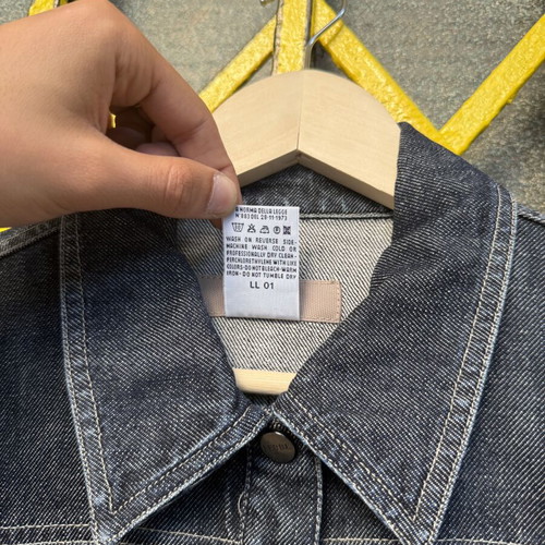 Gianfranco Ferre Women’s Denim Trucker Jacket like new, size S, blue