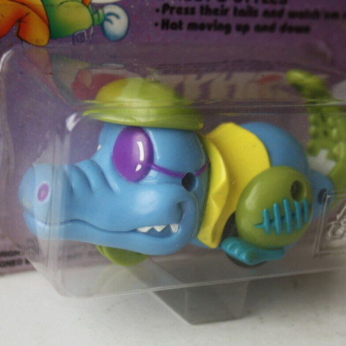 Vintage 1993 Moving Bandit Crocodile vs Dog New Ray Toys sealed, 2 pieces