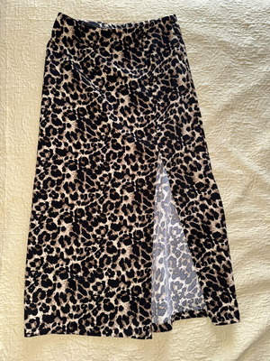 Leopard Midi Skirt with Front Slit new condition