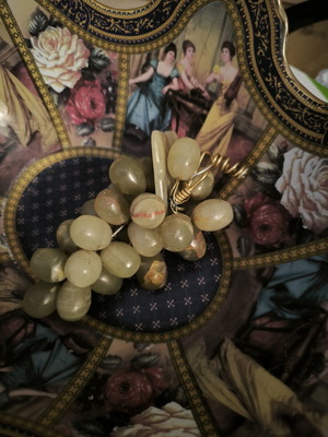 Vintage marble onyx grape cluster used, 1970s