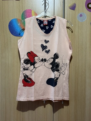 Disney top like new, multicolor, size L