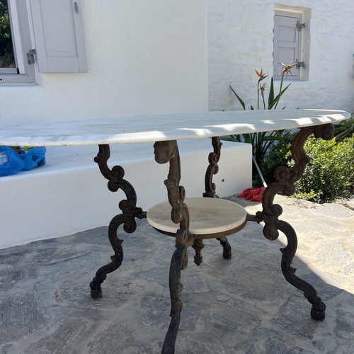 Marble table with cast iron base like new, 1930-1950