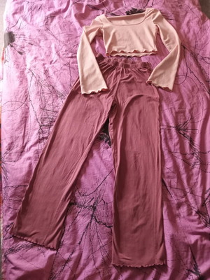 Shein Light and Dark Pink 2-Piece Pajama Set like new