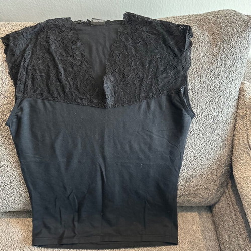 Blouses in excellent condition, size small-medium, pack of 7 pieces