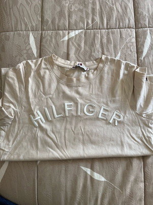 T shirt Tommy Hilfiger σαν καινούργια, μπεζ, μέγεθος XS