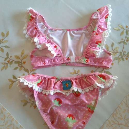 Girls' swimsuit used, colorful, sizes 104-110 cm