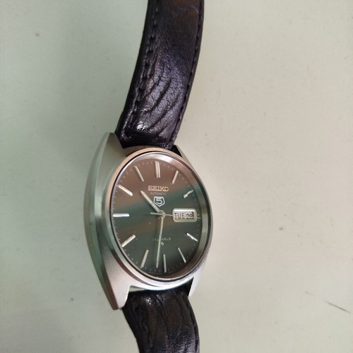 Seiko 90s wristwatch 38mm with original bracelet