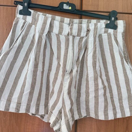 Stradivarius women's shorts like new, short striped linen size M
