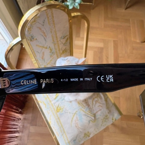 Celine Triomphe sunglasses black like new with original case