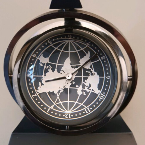 Decorative desk clock globe like new