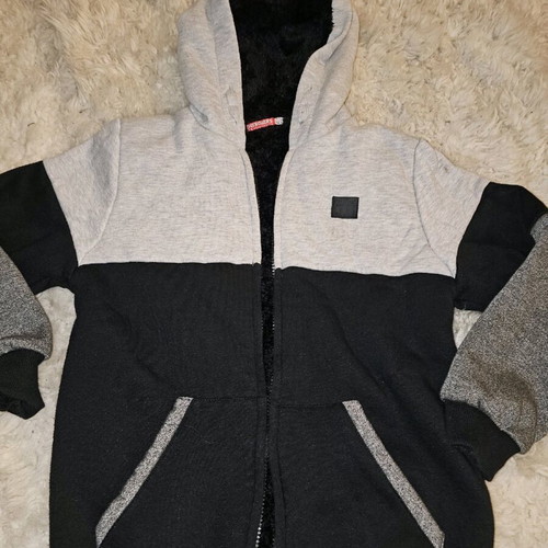 Energiers cardigan used for boys size 10, black and gray