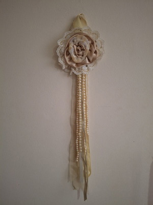 Vintage wall decor in good condition
