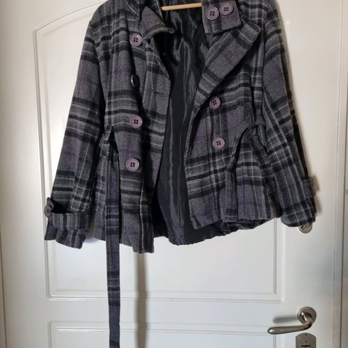 Winter coat like new, size Small with hood and belt