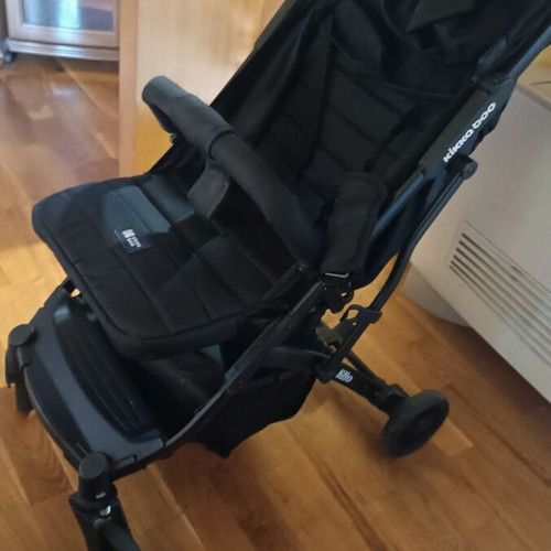 Kikkaboo stroller like new with removable net flaw