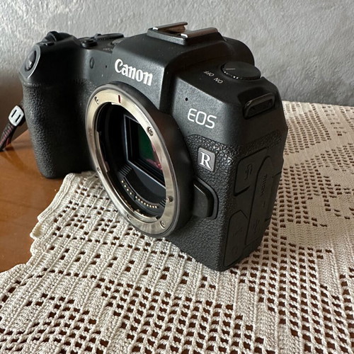 Canon EOS RP Mirrorless фотоапарат като нов