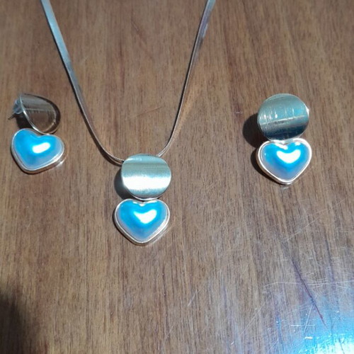 Jewelry set necklace earrings new gold color for pierced ears