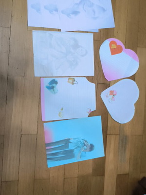 Letter papers used, three with same design and five different