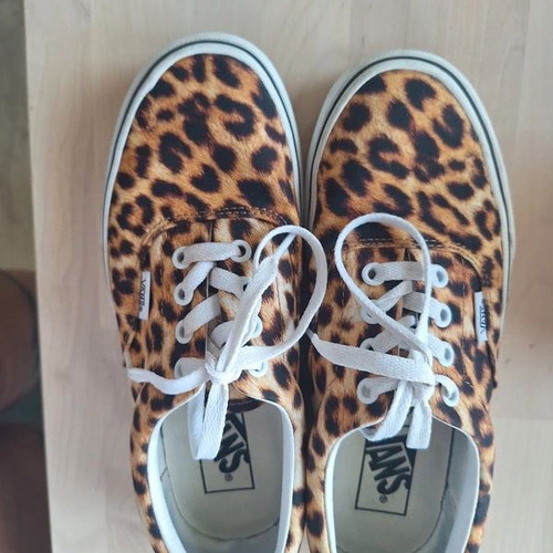 Vans Era Leopard Print Sneakers Like New, Size 37