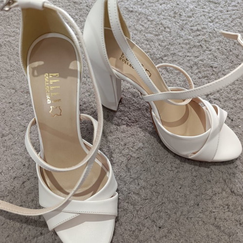 Ellen white sandals size 39 like new, suitable for bride