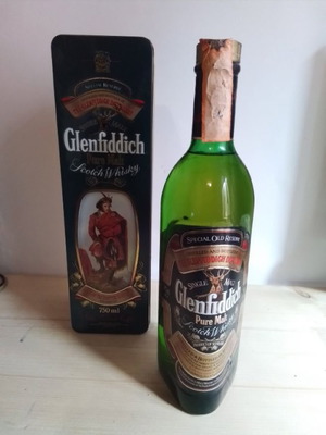 Glenfiddich Clans of the Scottish Highlands Drummond 75cl 43% Vintage 1980s