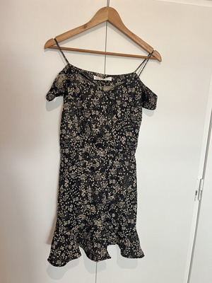 Zara mini dress floral pattern size S like new