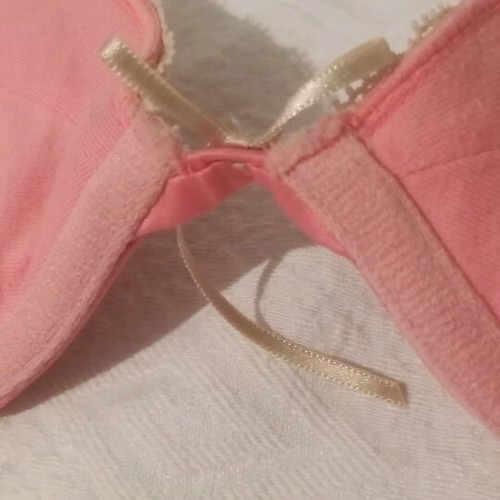 Venus Victoria satin pink bra 65B like new