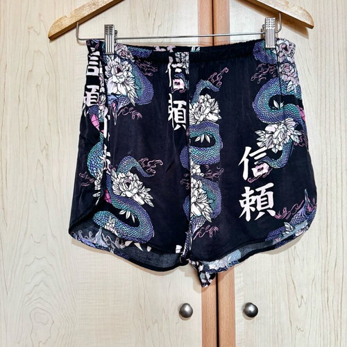 Bershka shorts with Japanese designs, like new, satin fabric