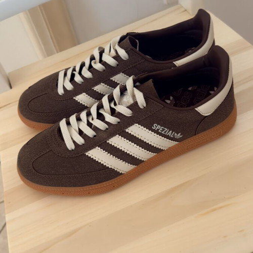 Adidas sneakers brown size 40
