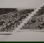  Καρτ-ποστάλ "ΔΕΛΦΟΙ -Η ΙΕΡΑ ΟΔΟΣ ΚΑΙ Ο ΘΗΣΑΥΡΟΣ ΤΩΝ ΑΘΗΝΑΙΩΝ", ασπρόμαυρο.
