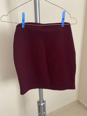 Burgundy bodycon mini skirt Pink Woman size M like new