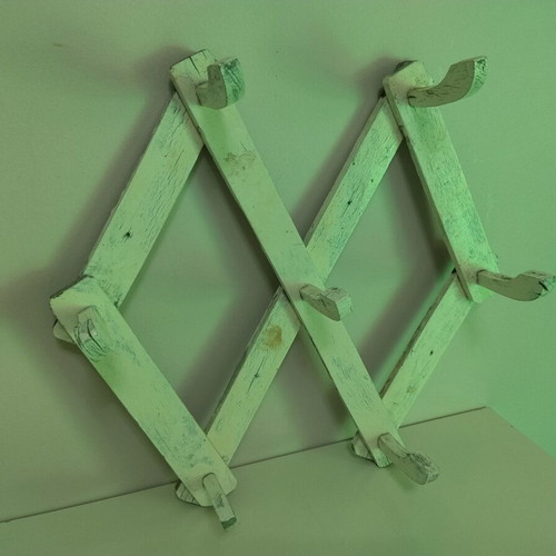 Vintage wooden wall hanger with 7 hooks, rustic style