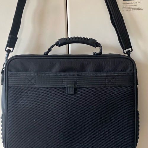 Targus Laptop Bag like new with multiple compartments