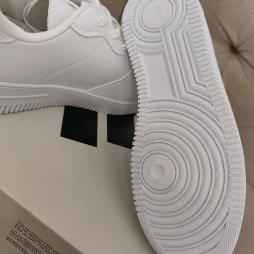 White casual sneakers new, size 37