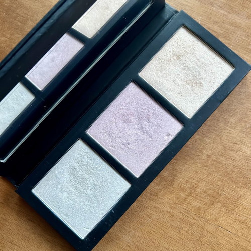 Mac highlighter palette like new with 3 shades pink gold white