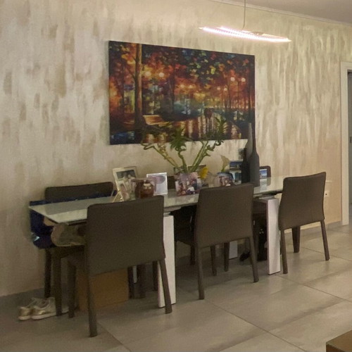 Living room dining set like new with 6 chairs and extendable table