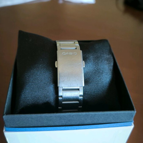 Casio men's watch used with silver metal bracelet
