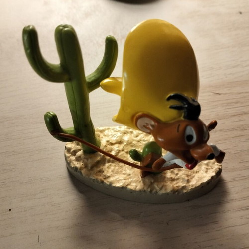 Speedy Gonzales De Agostini figure used, broken foot