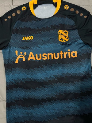 Heerenveen Jako match jersey size medium Halilovic like new