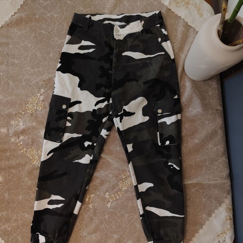 Military pants like new, size medium, multicolor