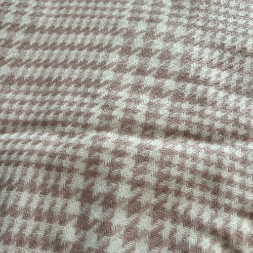 Scarf pink and white like new