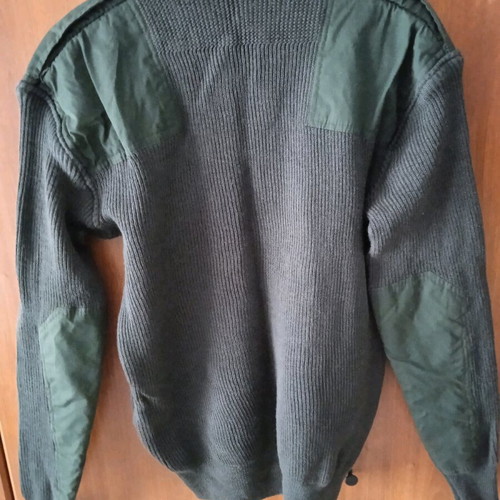 Military wool sweater like new with epaulets