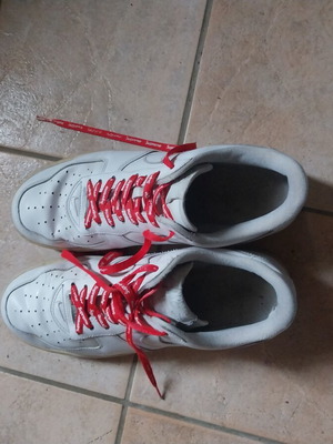 Nike Air Supreme sneakers like new, size 44, white