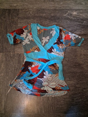 Blouse with designs used, size S, blue multicolor